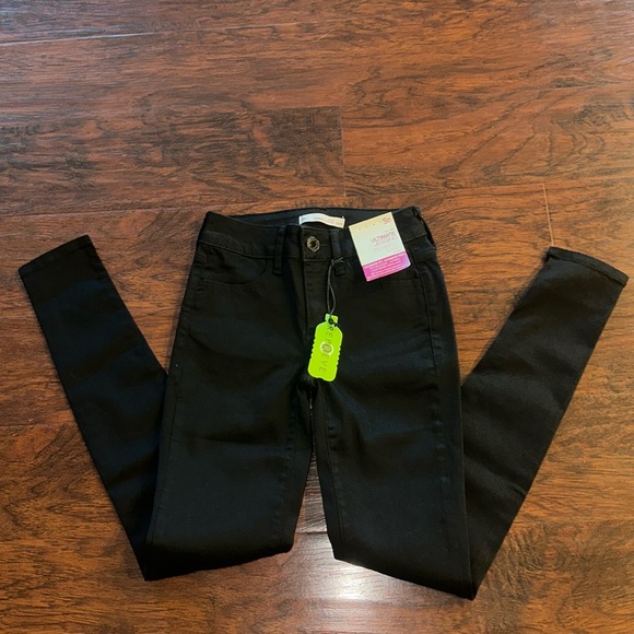 NWT Juniors’ SO Low-Rise Black Jeggings (0) - Picture 3 of 6